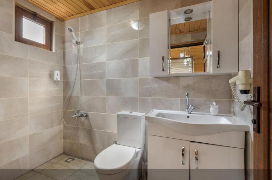 Flora Pansiyon Cirali Apartment Kemer Exterior photo