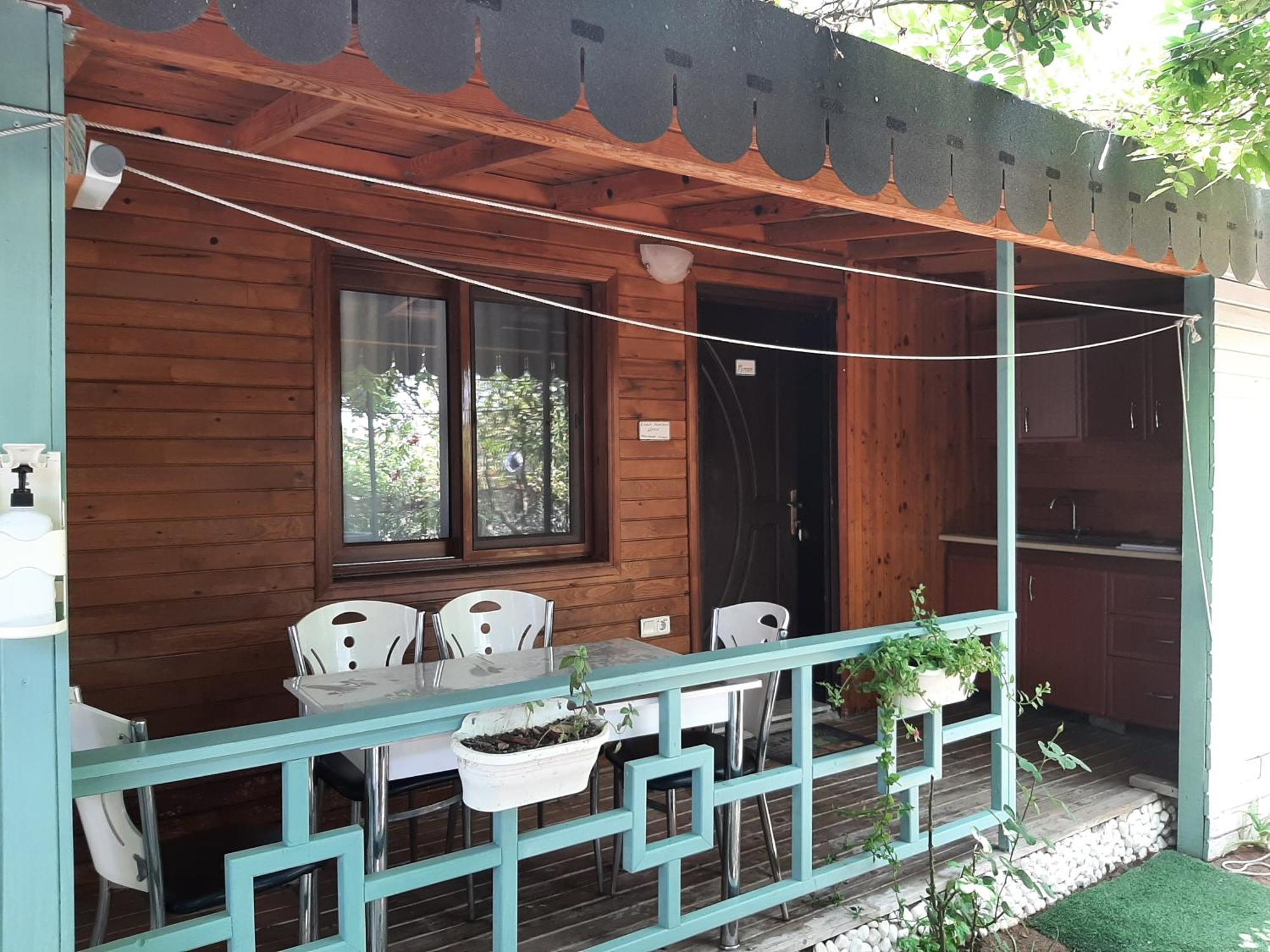 Flora Pansiyon Cirali Apartment Kemer Exterior photo