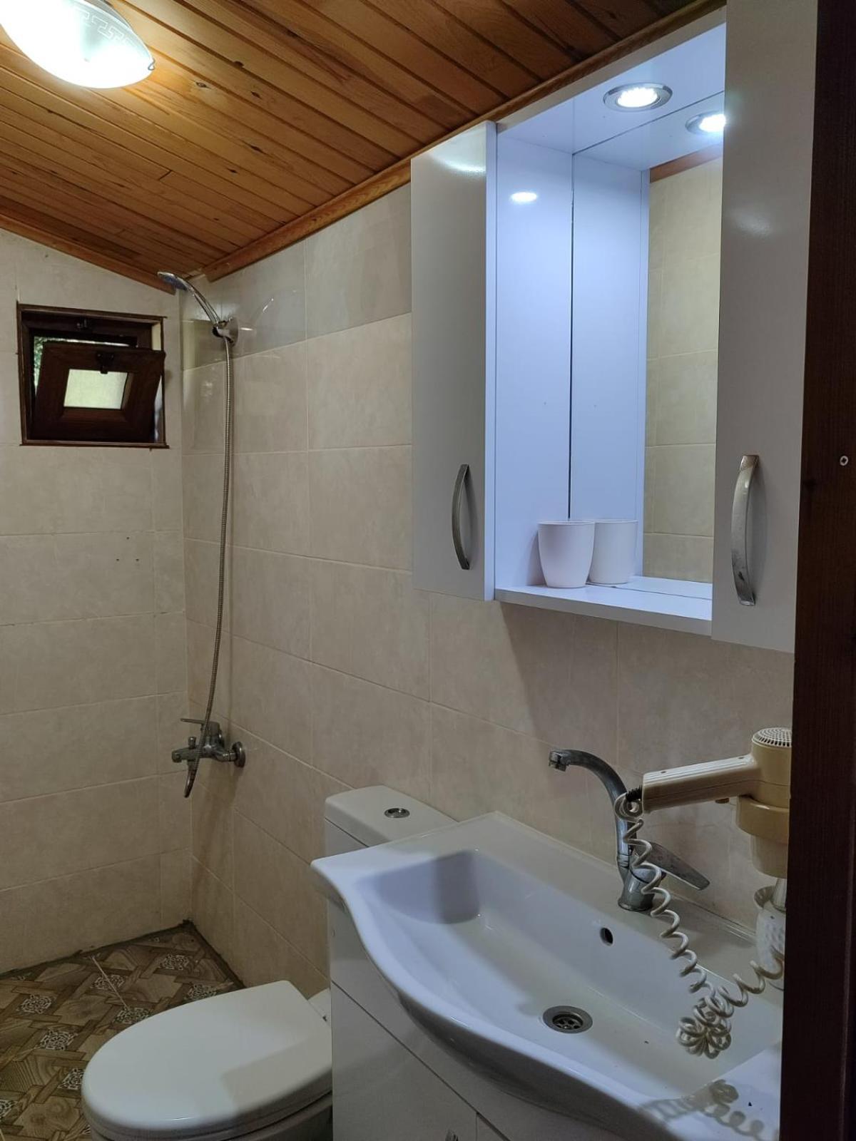 Flora Pansiyon Cirali Apartment Kemer Exterior photo