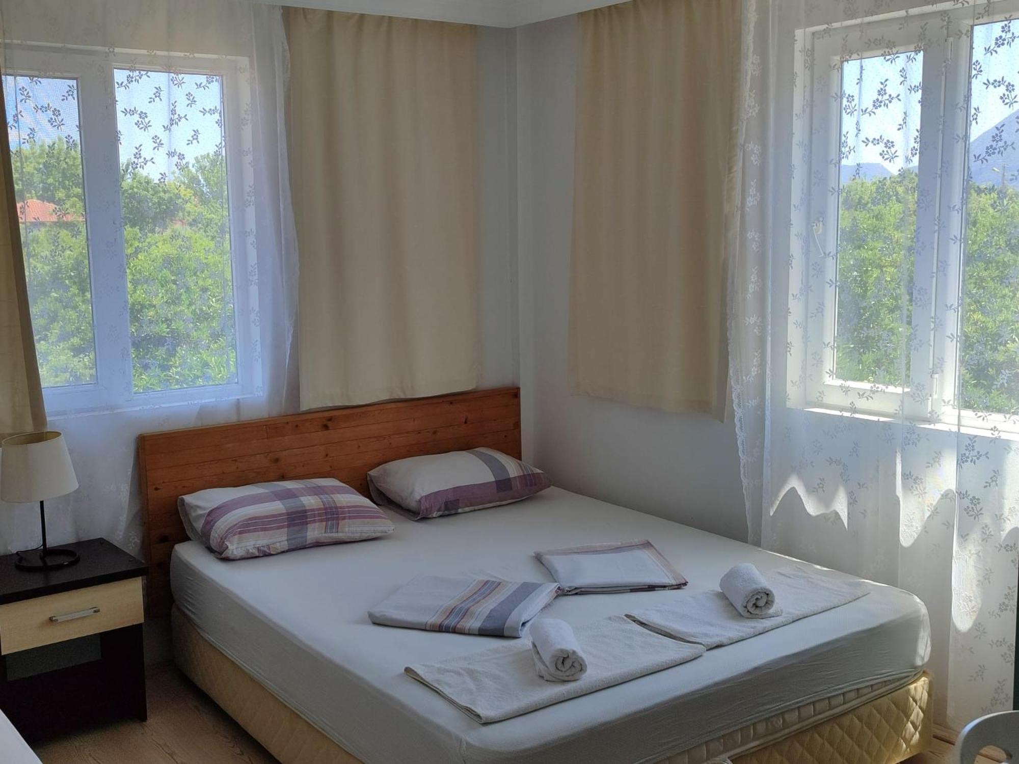 Flora Pansiyon Cirali Apartment Kemer Exterior photo
